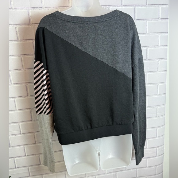 Victoria's Secret Sport Colorblock Crewneck Sweatshirt/size XL - Picture 6 of 10